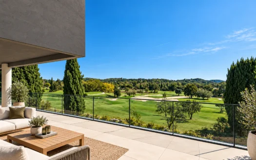 Appartement 5 pièces duplex avec terrasse et vue golf