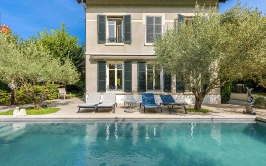 Villa 10 pièces avec piscine