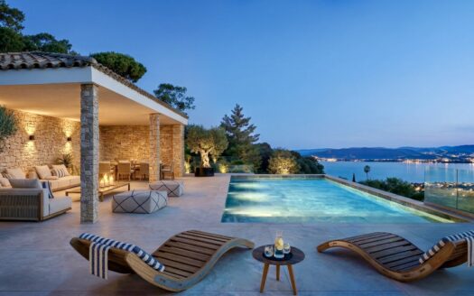 Luxury villa with 5 bedrooms and spectacular sea views