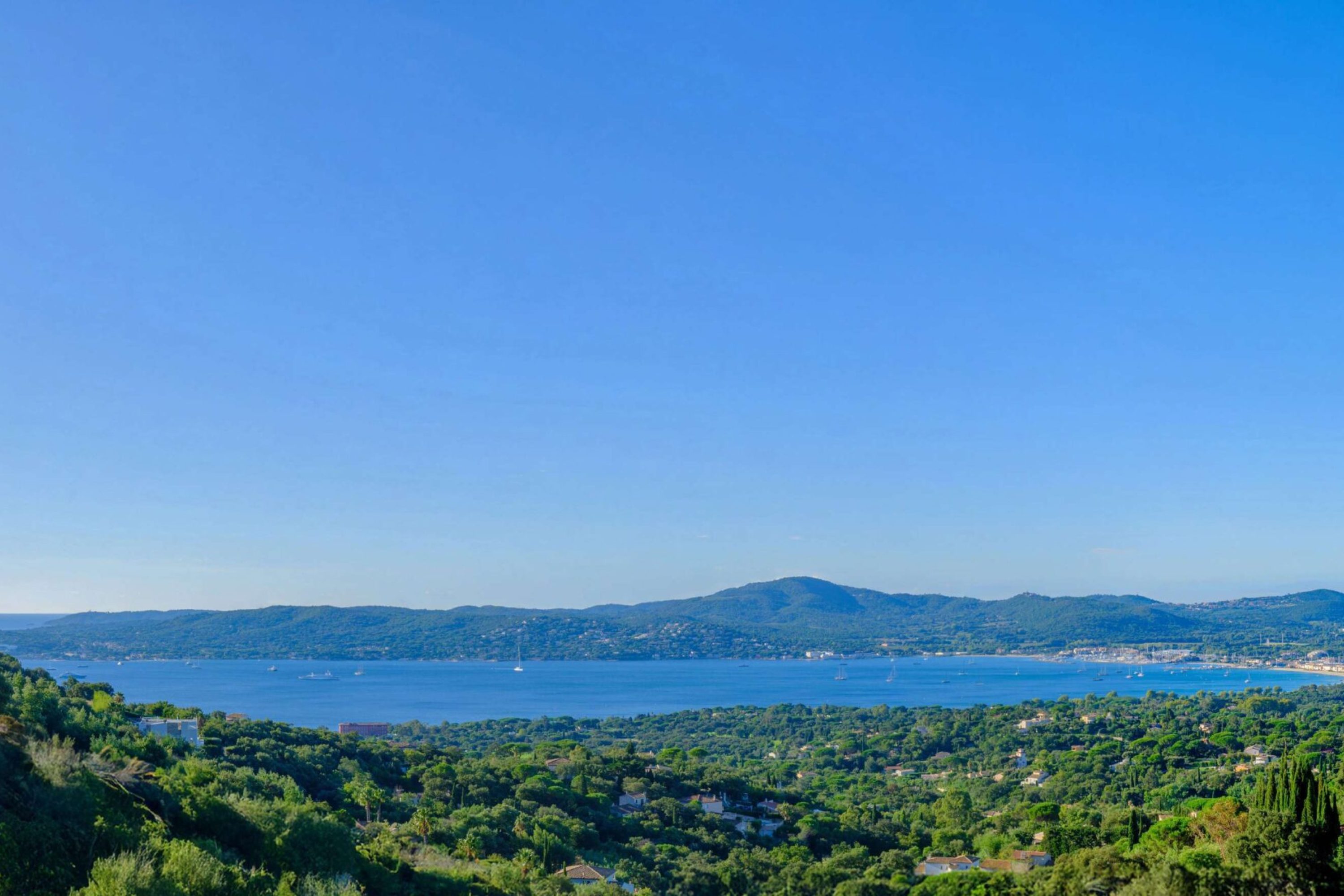 Domaine-Les-Villas-de-Beauvallon-grimaud-vue-golfe-de-saint-tropez